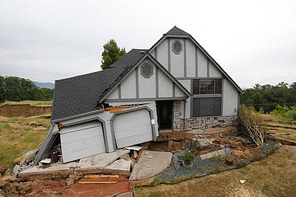 5-11-13-Calif.-homes-sinking_full_600.jpg