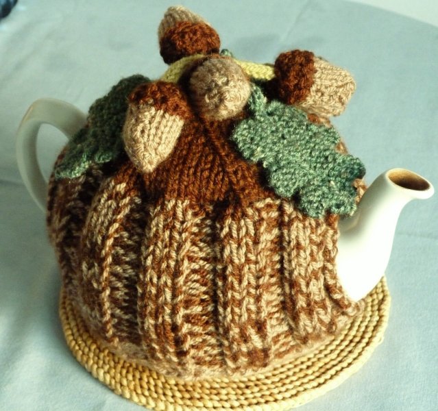 Acorn tea cosy.jpg