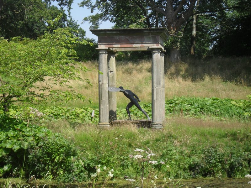 Cholmondeley Castle (9).JPG