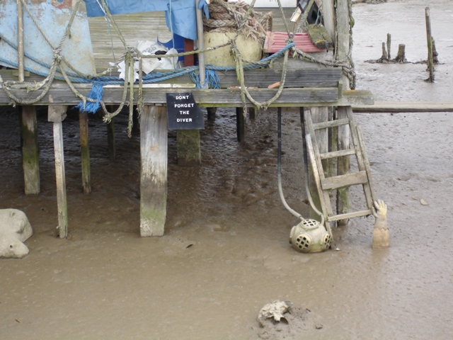 Felixstowe Ferry 004 - Copy.JPG