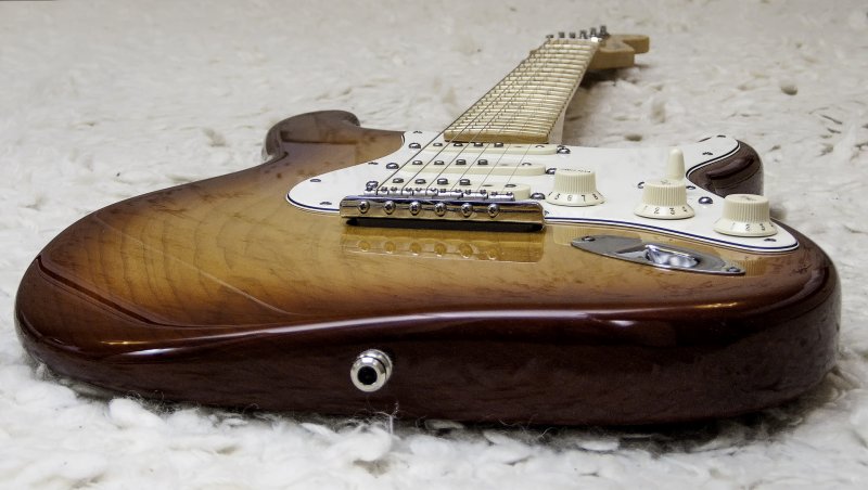 Fender Stratocaster 17-11-15.jpg