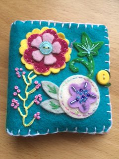 Fionas needle book..jpg