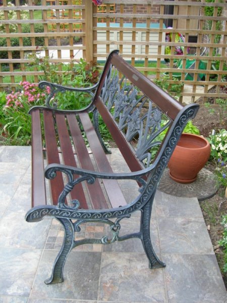 Garden bench 001 (600x800).jpg