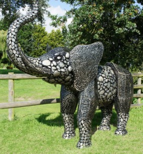 Garden_elephant_garden_ornament_main_1.jpg