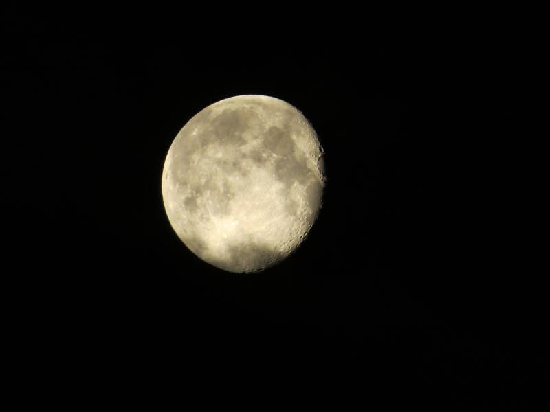 IMG_6824_Moon.jpg