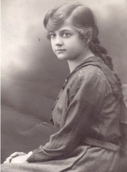 Nellie Bell (2).jpg