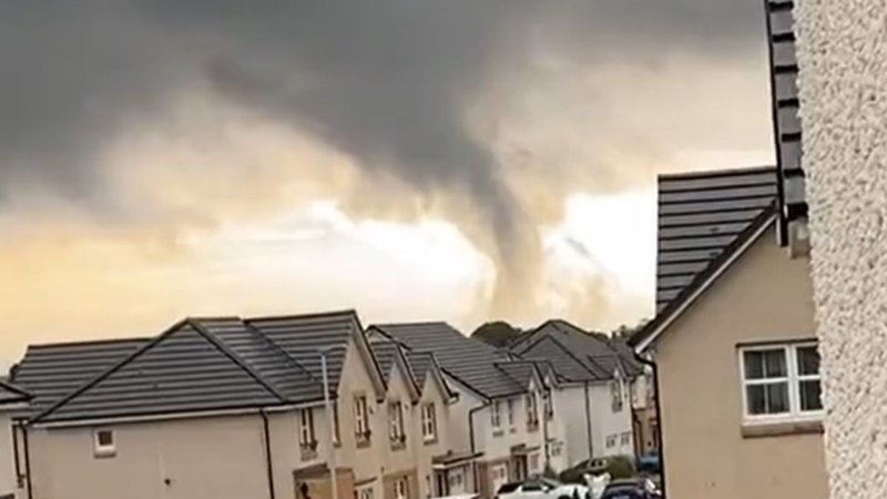 skynews-tornado-scotland_5890329.jpg