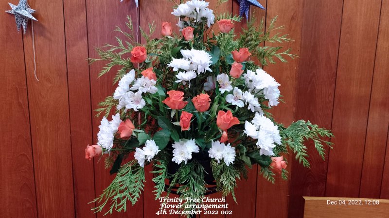 Trinity Free Church - Flower arrangement 4th December 2022 002.jpg