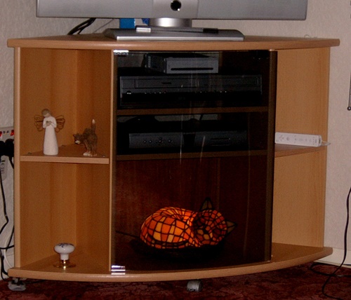 TV cabinet small.jpg