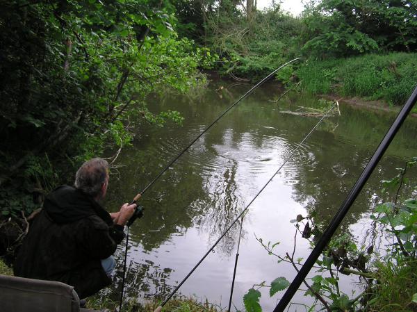 River Teme and im playing a large barbel